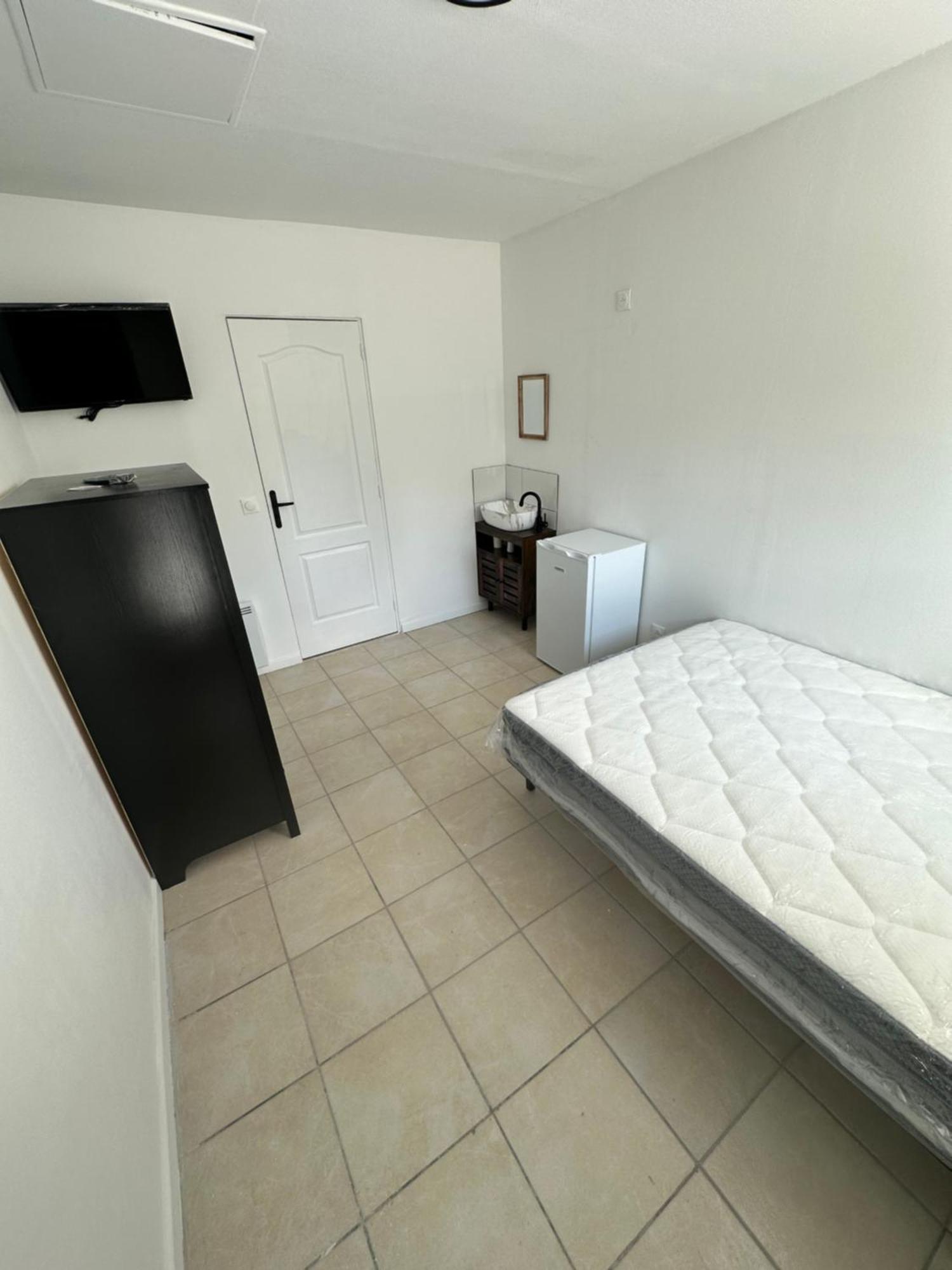 Chez Michel Hotel L'Ile-Saint-Denis ภายนอก รูปภาพ